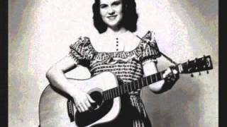 Kitty Wells - Only Me And My Hairdresser Know 1966 (Country Music Greats)
