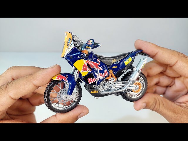 Vídeo relacionado con KTM 450 Rally [ Bburago 18-51070] Factory Racing Team 1, 18 moldeados a presión, ordenados