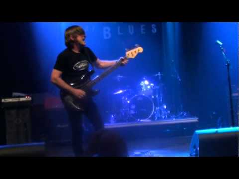 Kinley Wolfe bass solo with 76 at HOB Dallas June 9 2012 .mpg