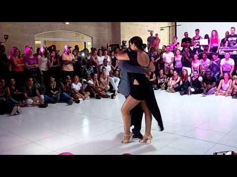 Thierry Sambakin et Patricia l'espagnole au CONCOURS KIZOMBA OPEN FESTIVAL