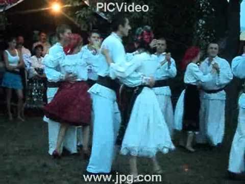 satu nou de sus ansamblul greierasii