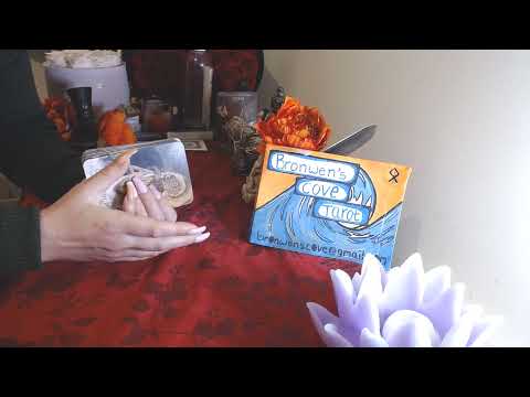 Eine einmischende Mutter kann deine Energie nicht loslassen. Ihr eigenes Kind beginnt, sie mit kl...