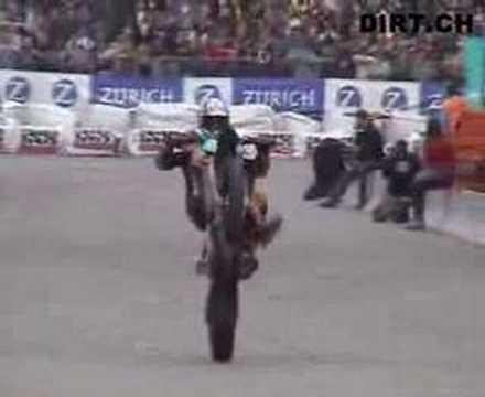 supermotard stunts