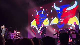 Devo-&quot;Don&#39;t Shoot (I&#39;m a Man)/Peek-A-Boo!&quot; (5/1/25) The Met (Philadelphia, PA)