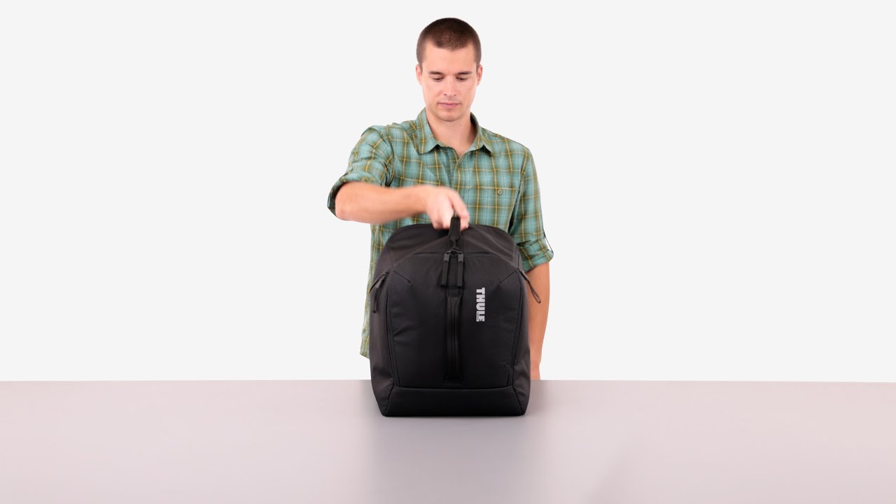 Look inside Thule RoundTrip 35L boot bag