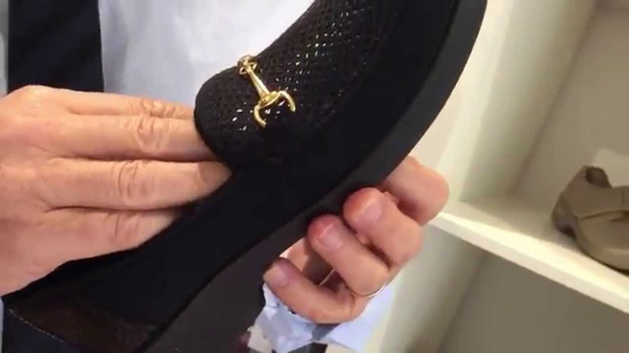 mocassin pied large