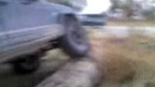 preview picture of video 'flying wheel jeep cherokee'
