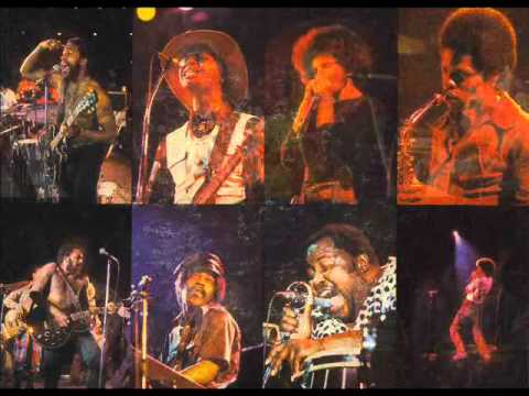 WAR -(LIVE 1973)SLIPPIN INTO DARKNESS