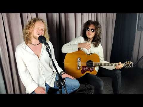 4 Non Blondes - What's Up  (acoustic loop cover by Maks Kwapień & Eryk Haba )