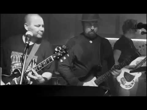 Twinnarit Twin Tones video potpuri