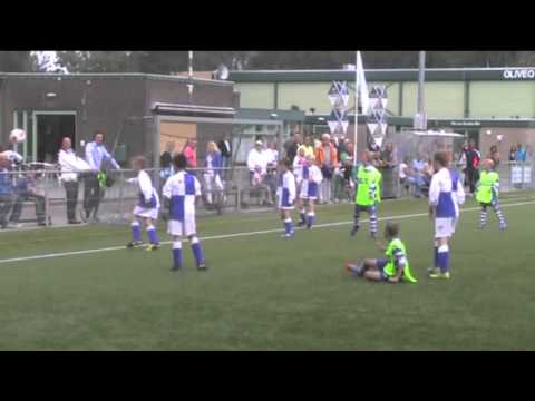 Oliveo E1 - Wippolder E1 -- 3-2 -- Bekerwedstrijd Voetbal