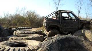 preview picture of video 'The Cliffs Insane Terrain climbing tires with the suzuki sidekick'