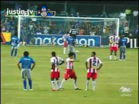 EMELEC 4 T. Universitario 1 Klimo ataja un penal 10/01/09