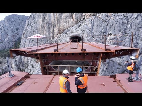 Most iznad Cetine kod Omiša od spajanja dijeli još nekoliko centimetara