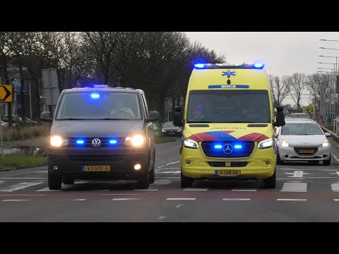 3X Ambulance en Team Explosieve Verkenner met spoed onderweg in Amsterdam