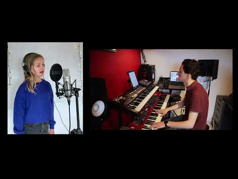 Robyn zingt 'Break My Heart' (Dua Lipa)