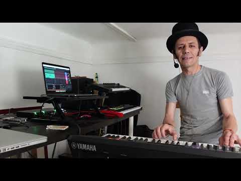 Alacsony ház fústös kémény, Tedd a lábad V betűbe cigányné (Tiktokjam)