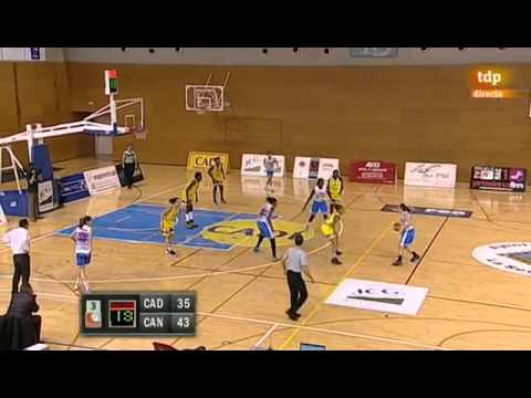 LF 13-14 Cadi 71 - Gran Canaria 76 (07.12.2013) / Tania Pérez #13 Azul (18pt, 4reb)
