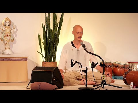 Klangyogastunde mit Madukha - Yoga Vidya Live, 25.09.2022, 09:15 Uhr