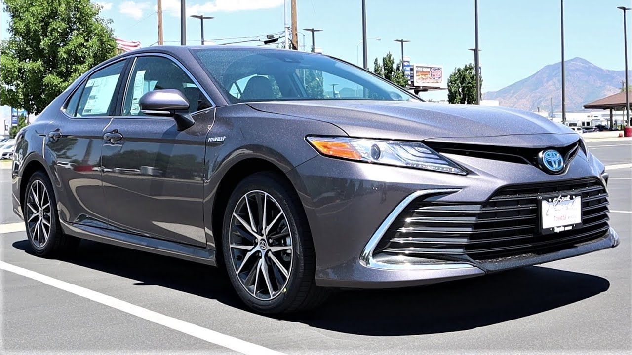 2021 Toyota Camry Hybrid: The Best Hybrid Toyota Makes ...