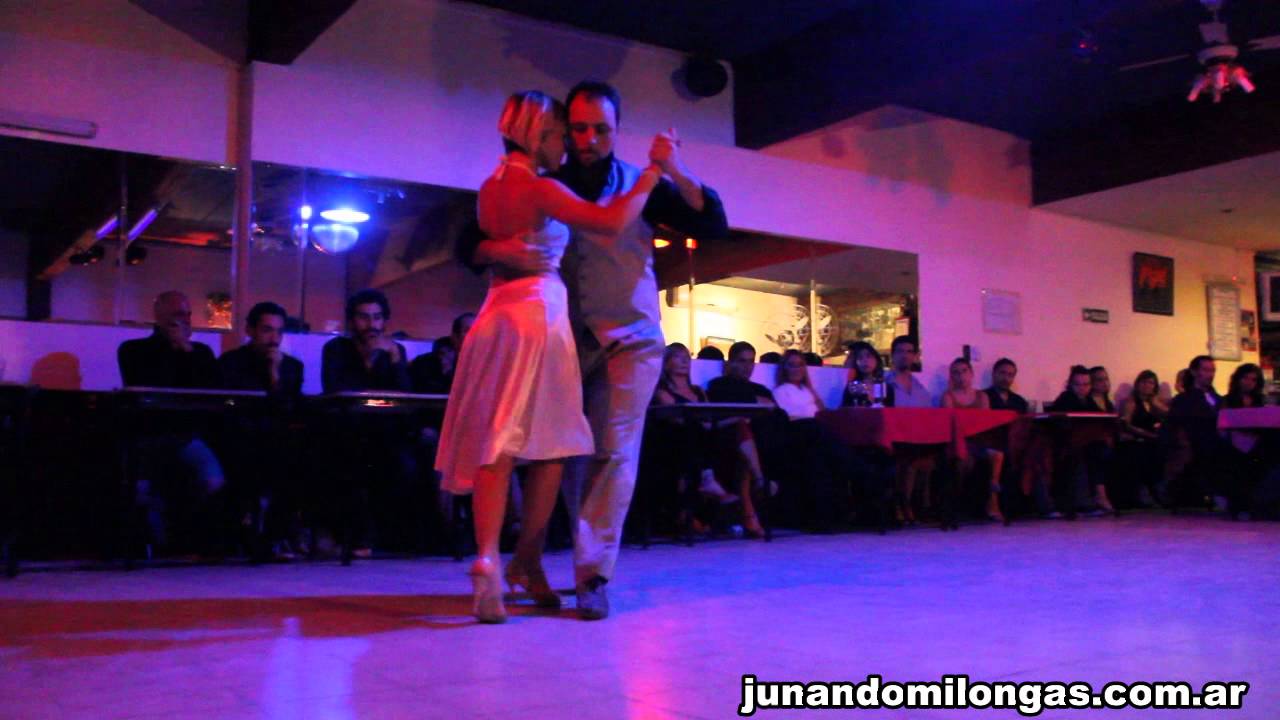 Mario De Camillis y Natalia Fures en MILONGA10 02/03