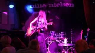Nilla Nielsen - I Don't Know How to Fall in Love Anymore (141010, Kalmar)