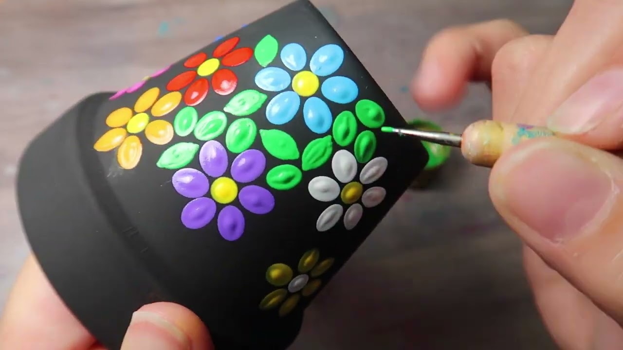 How to Paint a Happy Little Flower Pot