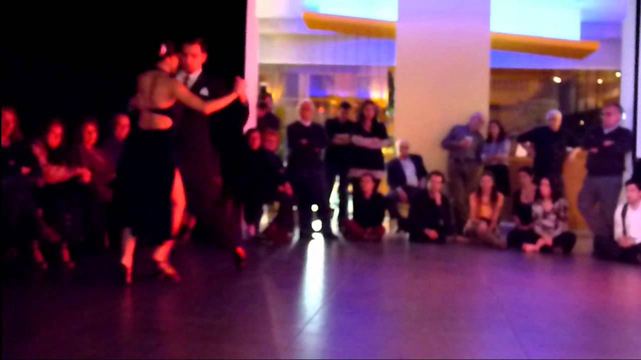 1 La Milonga del Patio presenta a  Jimena Hoeffner y Juan Stefanides - El Pañuelito