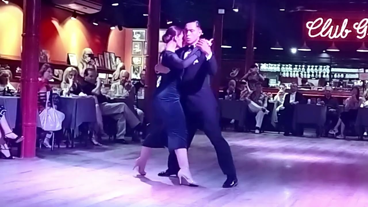 Suyay Quiroga & Jonny Carvajal - Mi Tango es Triste