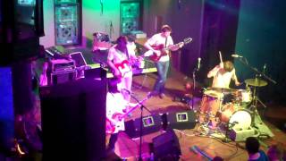 Deerhoof / Live at Altar Bar [part 1] / "Buck and Judy"