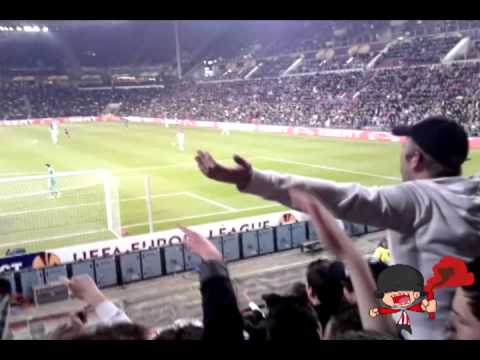 PSV Red White Army - PSV - Benfica Opkomst/Sfeer vanaf Oost, Guus kom naar huus! (14/04/11).