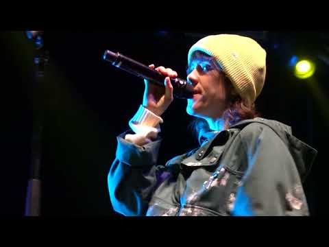 17/18 Tegan & Sara - Sara Says I Love You (Twice) + Yellow @ Pier 17, NYC 10/29/22