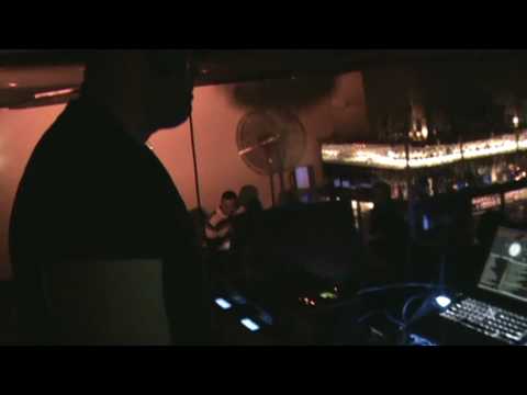 DJ Reminise & DJ Peter Gunz Part 1 @ ENTOURAGE   Vanilla bar 25 10 09