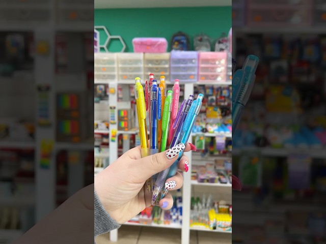 Vídeo relacionado con FABER-CASTELL 130997 - Portaminas GRIP PLUS con 12 minas incluidas, dureza - B, grosor de mina - 0,7 mm, color del cuerpo - verde metalizado