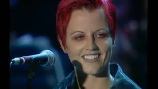 Dolores O&#39;Riordan - Luciano Pavarotti - Ave Maria