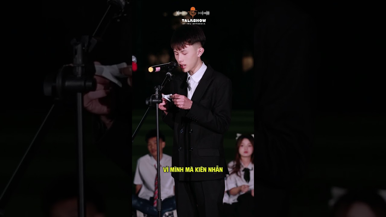 Người bạn muốn ôm ngay lúc này là ai?