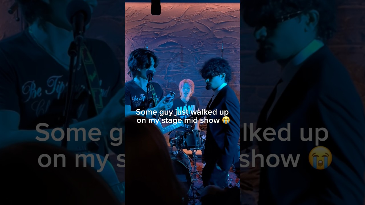 Well that was random.  #fyp #liveshow #drpepper #drpepperguy