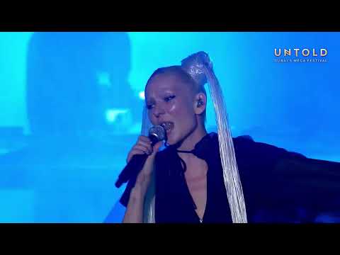 Alan Walker & Sorana - Eroina (Live Performance)