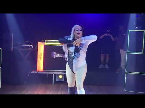 Mikaela Pitt na Rainbow Club em Carapicuiba