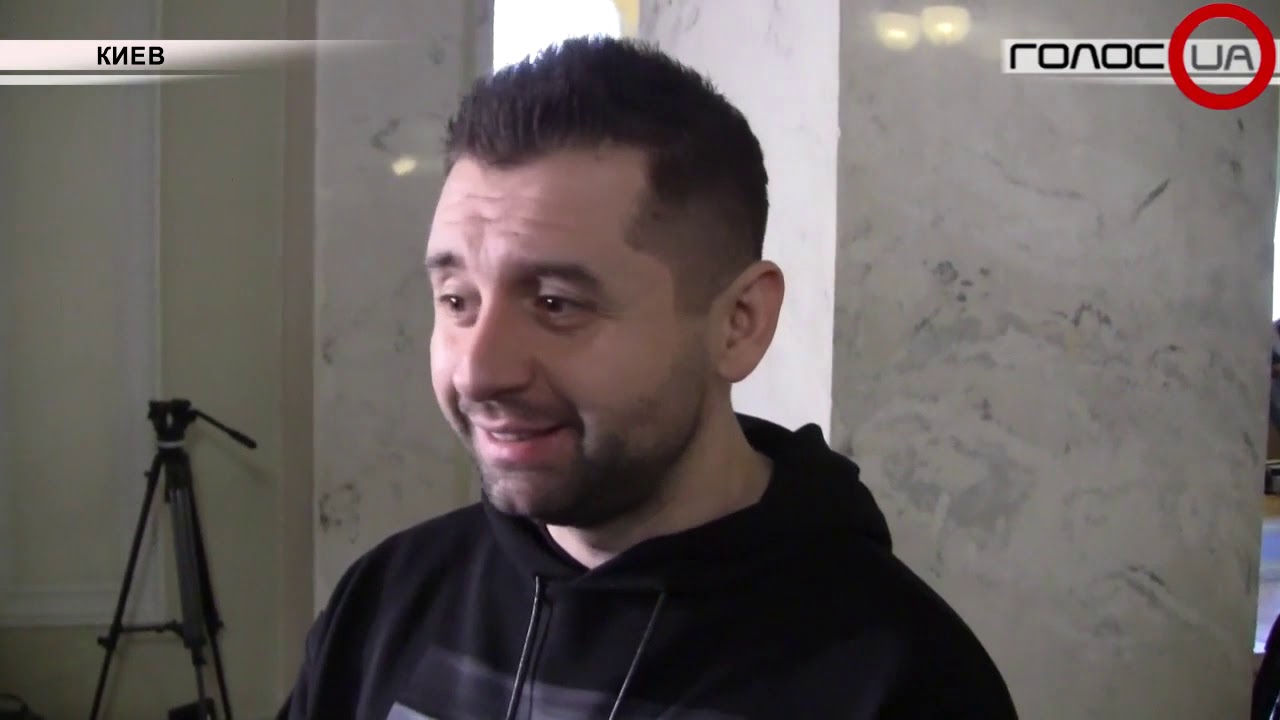 Свинья в гробу и истерика Потураева: Социал-либертарианцы поддержали закон о рынке земли