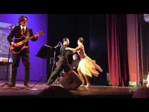 Veronica e Sergio ballano