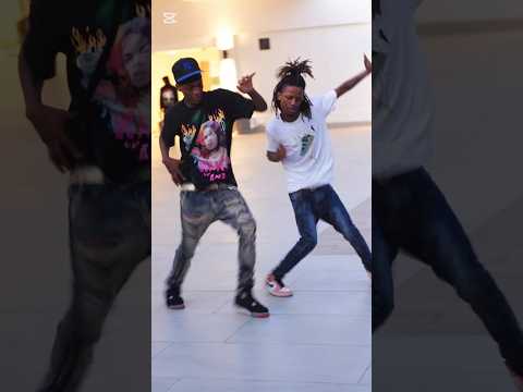 Ugezephi)#dance #amapino #amapiano #amapiono #fypシ゚ #youtubeshort #shortsvideo