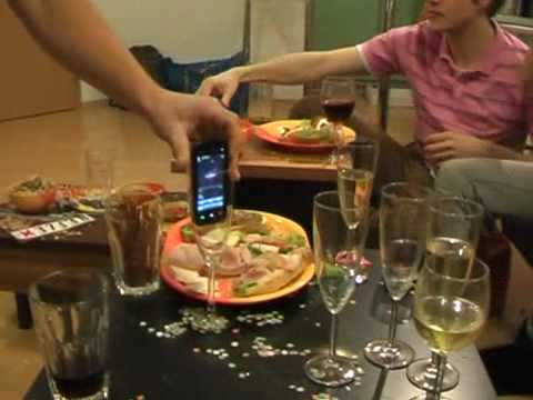 Telefono en vaso para amplificar tu musica 20100109.html 1