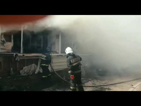 В Нерюнгри сгорел магазин (ВИДЕО)