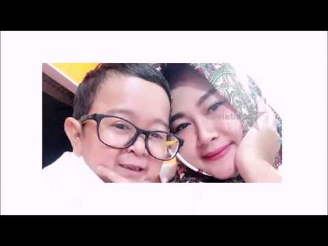 Daus Mini Sebar Sendiri Undangan Pernikahannya