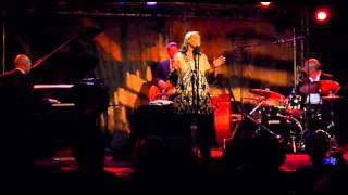 Patti Austin - How do you keep the music playing - Live at the New Morning