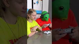 Download lagu I get on the fish's nerves ๐ #shorts mp3 Download lagu I get on the fish's nerves ๐ #shorts mp3