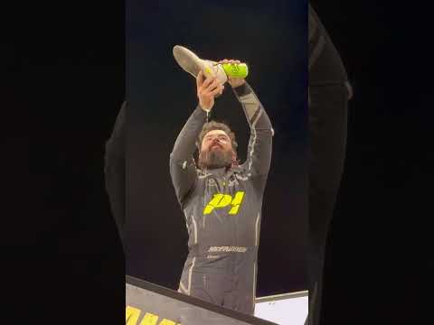 The BEST wing dance in #sprintcar racing is James McFadden. Hands down.
