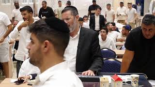 עכשיו בשידור חי סליחות אחרונות של השנה להצלחת צבא הגנא לישראל!! עם הרב יוסף חיים גבאי שליט"א (הרב יוסף חיים גבאי) - התמונה מוצגת ישירות מתוך אתר האינטרנט יוטיוב. זכויות היוצרים בתמונה שייכות ליוצרה. קישור קרדיט למקור התוכן נמצא בתוך דף הסרטון