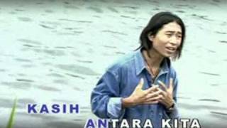 Download lagu YANG MANIS SENYUMAN MU mp3